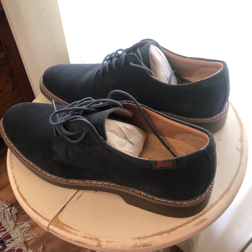 G.H. Bass Co Pasadena Buc Navy